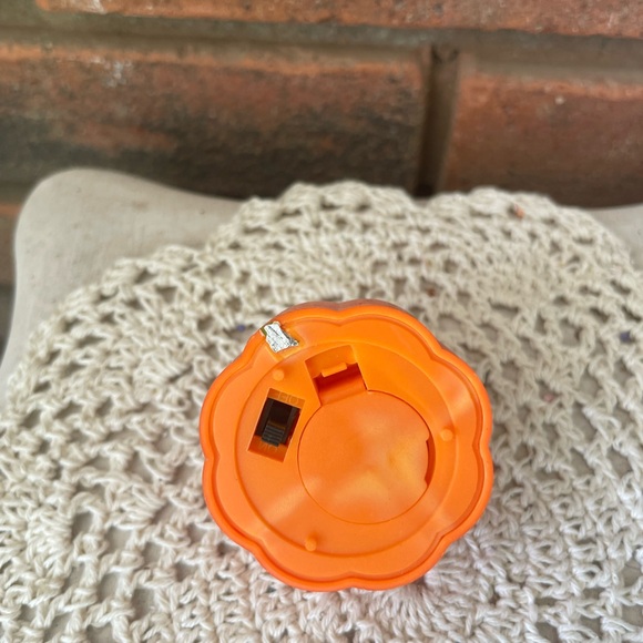 *Pumpkin Tealight Candles Set of 3 - Picture 3 of 17